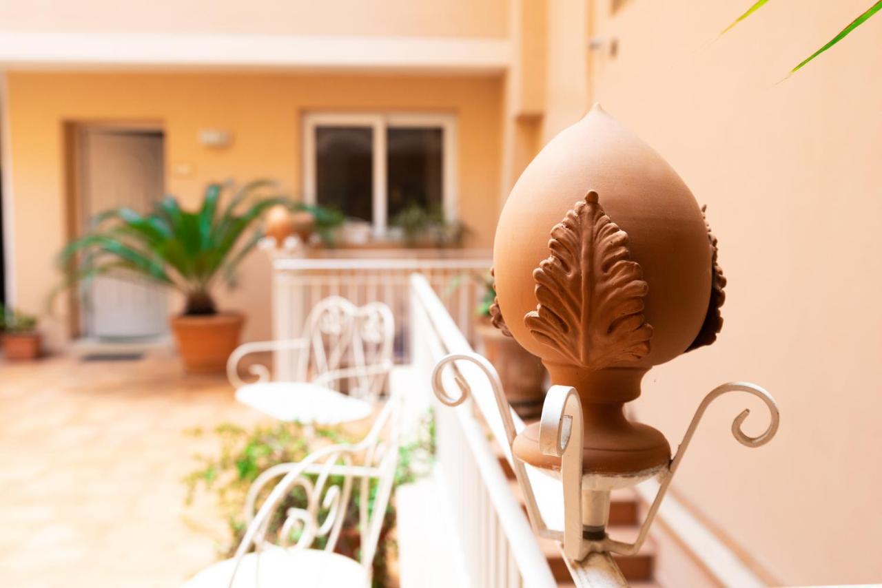 Il Cortile Delle Esperidi Leilighet Lecce Eksteriør bilde
